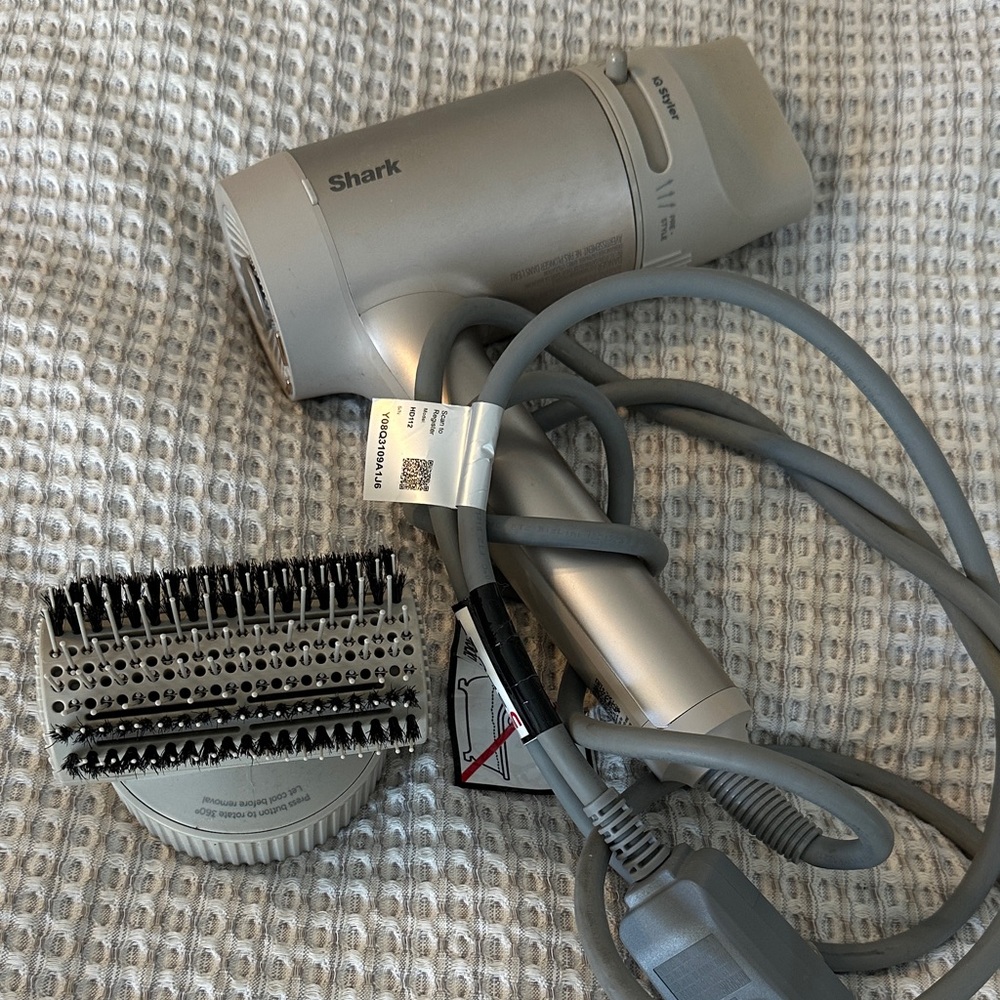 Shark IQ Styler with Attachments - Gray